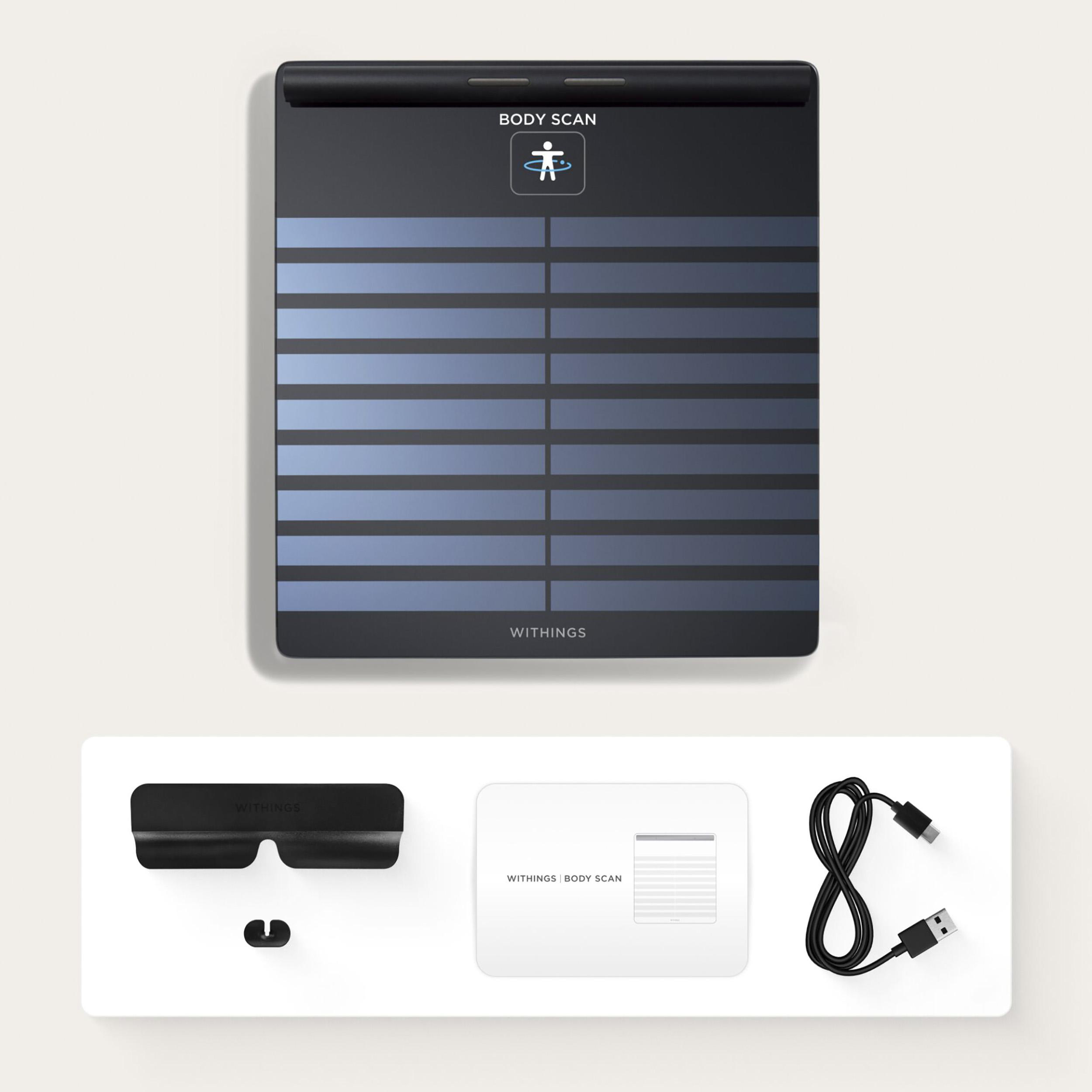 Withings Body Scan Waage mit Zubehör: Griff, Ladestation und Kabel.