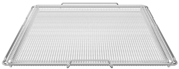 Srebrny, prostokątny kosz do frytkownicy powietrznej z siatką i uchwytami.
