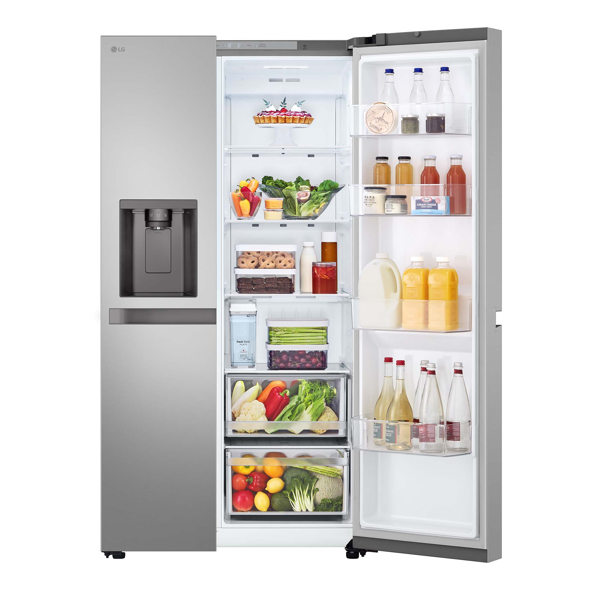 Refrigerador LG con puertas abiertas mostrando estantes con alimentos y bebidas, plateado.