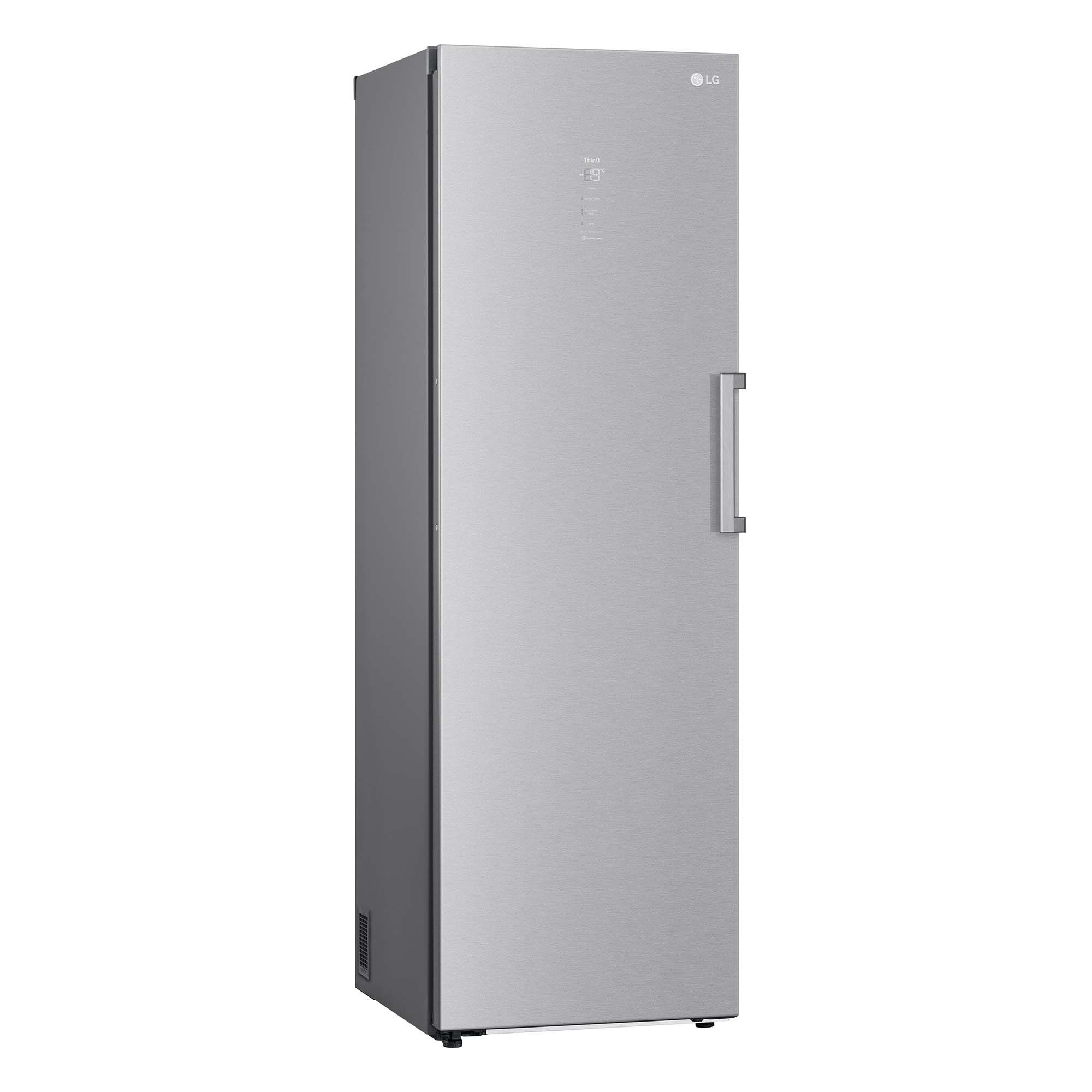 Un refrigerador alto y plateado con un asa. Tiene una pantalla digital en la puerta.