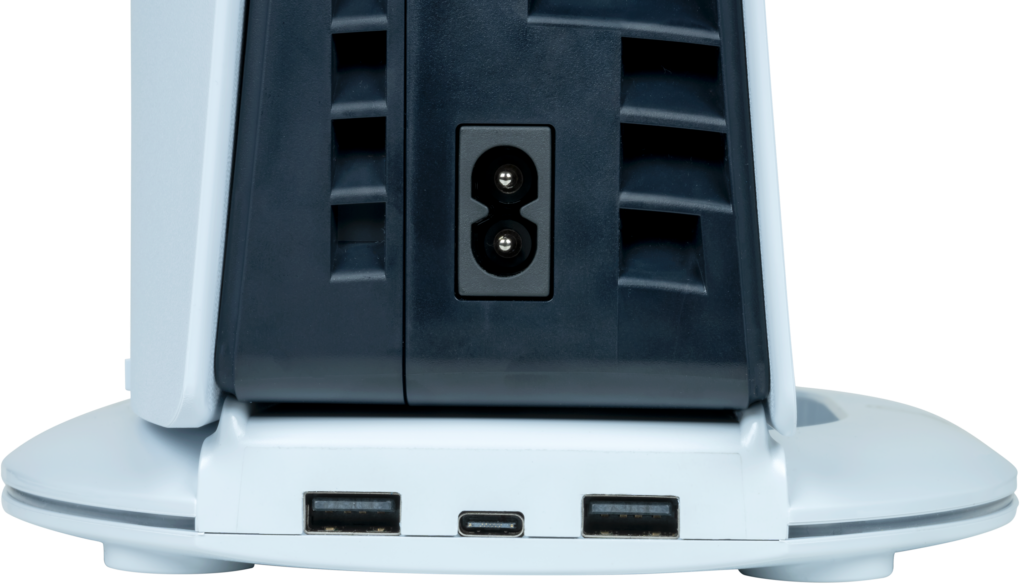Arrière d'un appareil blanc avec des ports. Ports USB et d'alimentation.