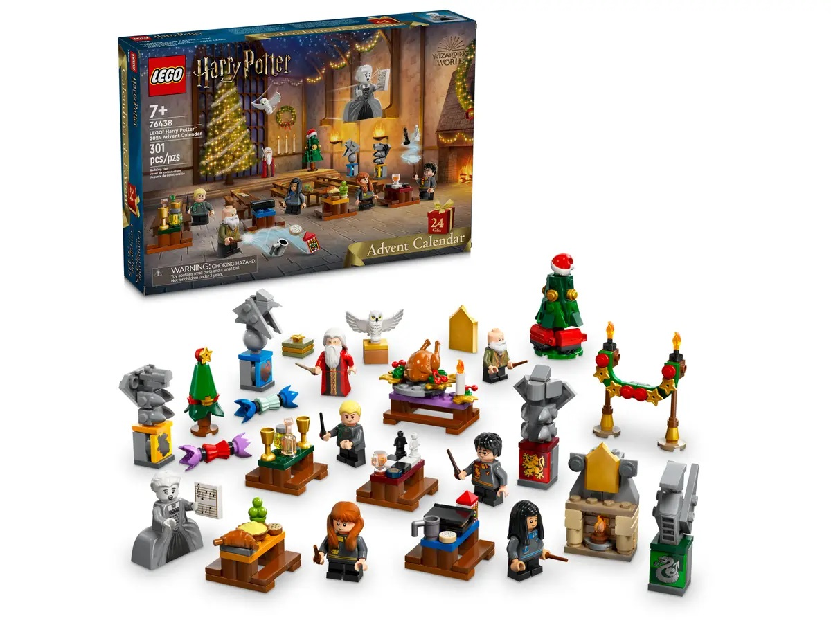 Kalendarz adwentowy Lego Harry Potter, z minifigurkami i budowlami na każdy dzień, na białym tle.