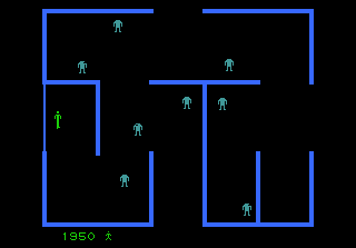Ein Bildschirm eines Spiels im Retro-Stil. Eine grüne Figur befindet sich mit anderen Figuren im Labyrinth.
