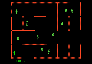 Eine Retro-Videospielkarte mit Figuren und Wänden. Der Hintergrund ist schwarz.