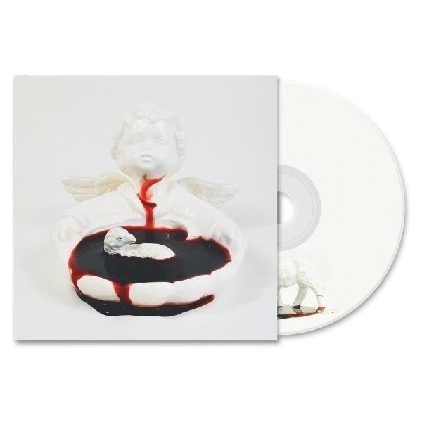 Albumcover mit weißer Engelsstatue, bedeckt mit rotem Blut, daneben eine CD.