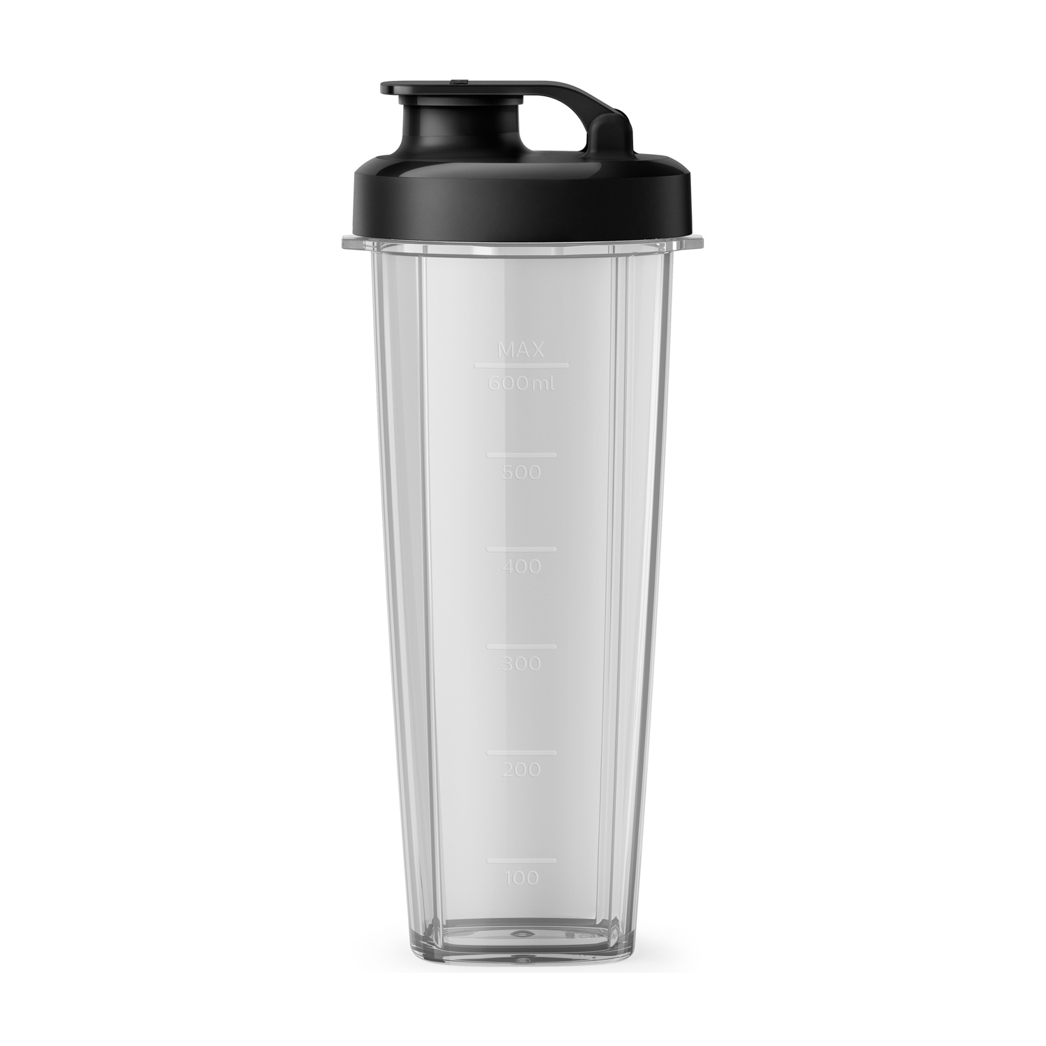 Shaker in plastica trasparente con coperchio e manico neri. Ha misure sul lato. Isolato su bianco.