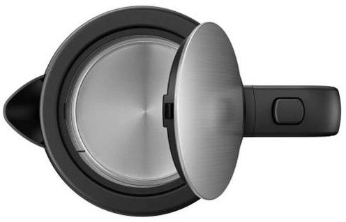 Widok z góry na czarny czajnik elektryczny z otwartą pokrywą.