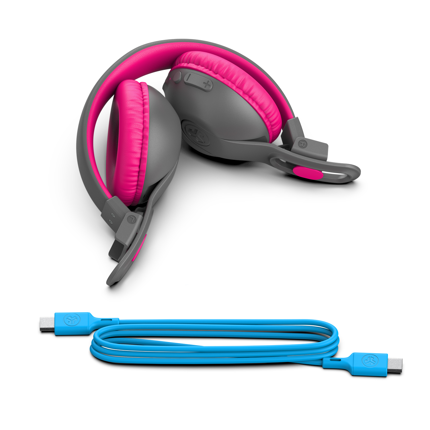 Opvouwbare koptelefoon, grijs en roze, met een blauwe USB-kabel.