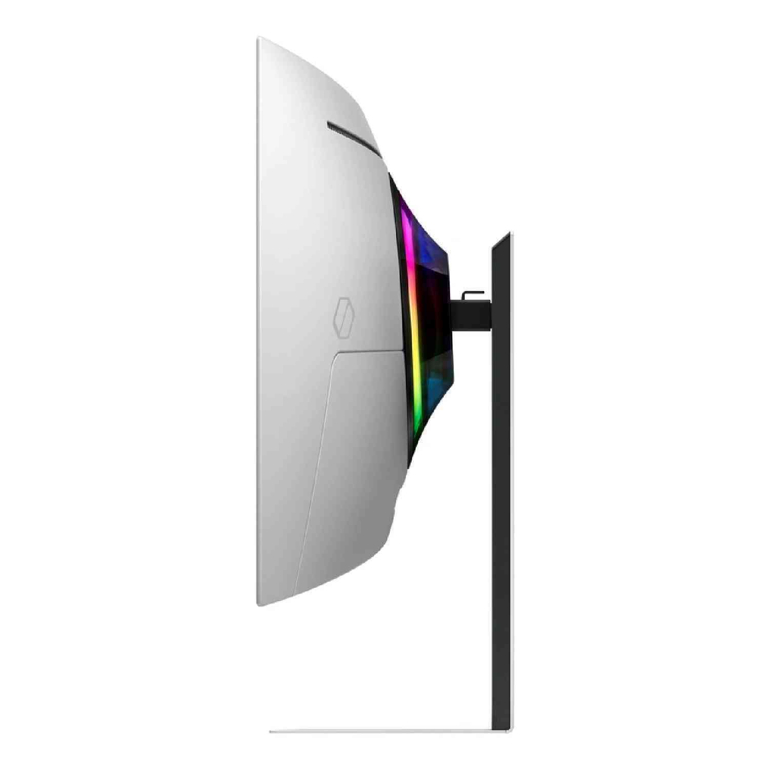 Un moniteur blanc incurvé avec des lumières colorées à l'arrière.
