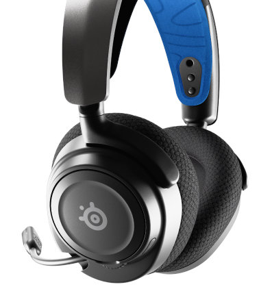 Czarno-szary zestaw słuchawkowy dla graczy z mikrofonem, niebieskimi akcentami i logo SteelSeries.