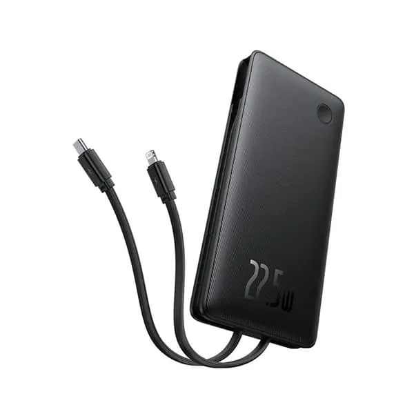 Siyah bir powerbank, bağlı şarj kabloları ile 22.5W gösteriyor, beyaz bir arka plan üzerinde.