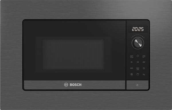 Siyah Bosch mikrodalga fırın, zamanı ve düğmeleri gösteren dijital ekranla.