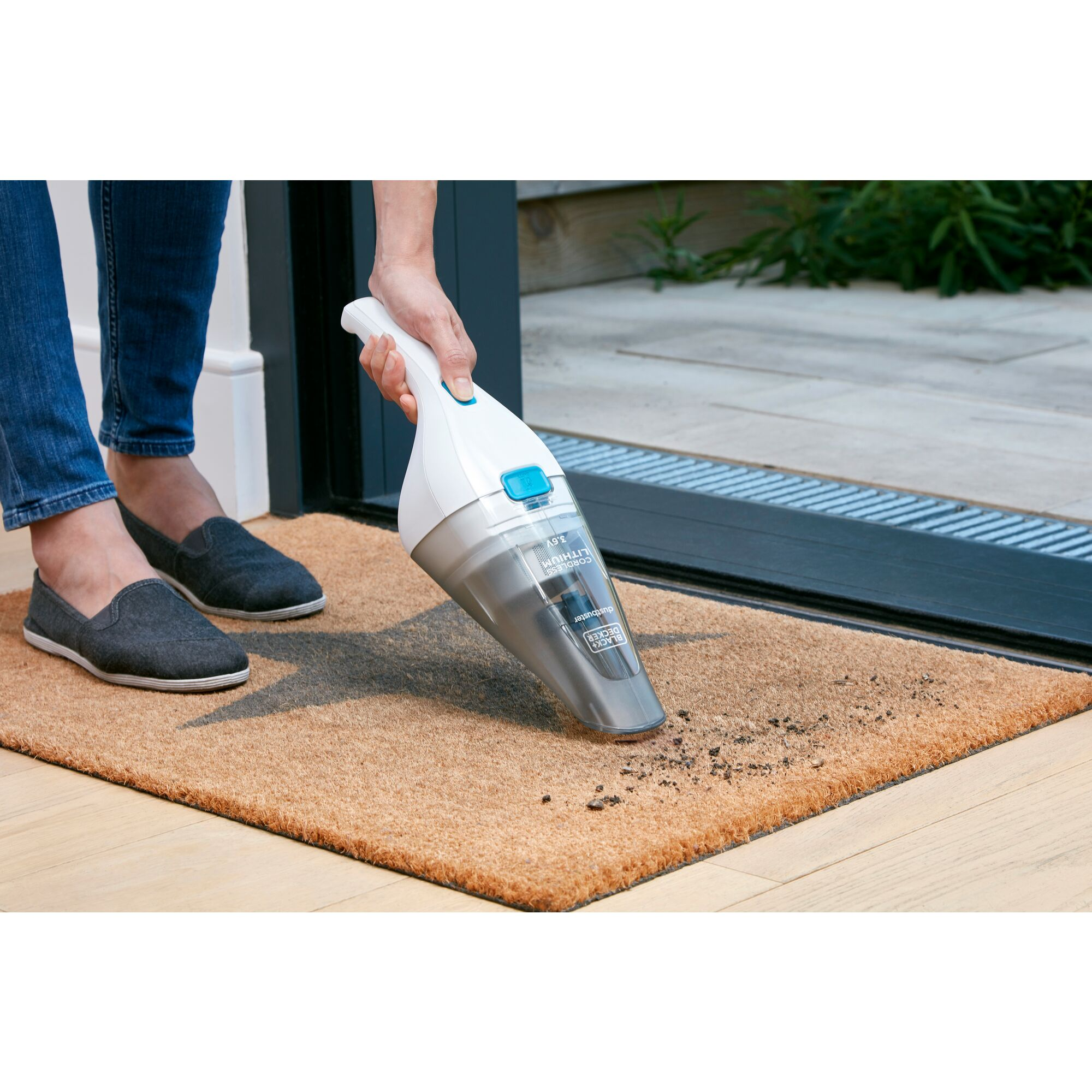 BLACK & DECKER NVC115JL 3.6 V Şarjlı El Süpürgesi Beyaz