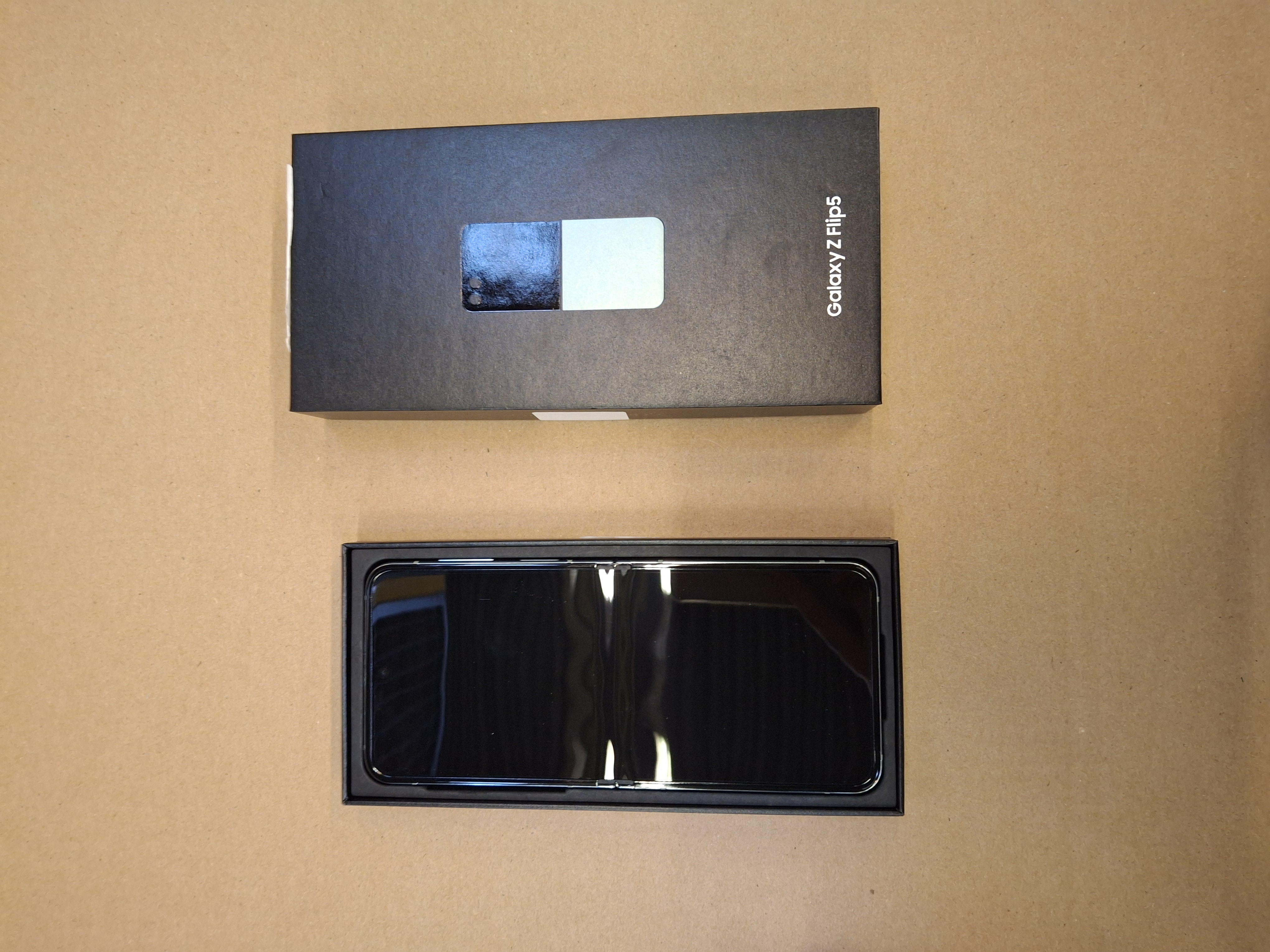 OUTLET - Smartfon SAMSUNG Galaxy Z Flip5 5G 8/256GB Miętowy SM-F731BLGGEUE