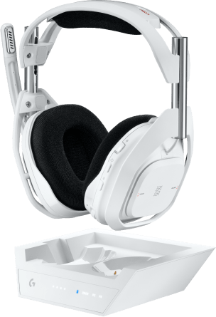 Fehér gaming headset töltőállványon. Az állványon gombok és egy logó található.