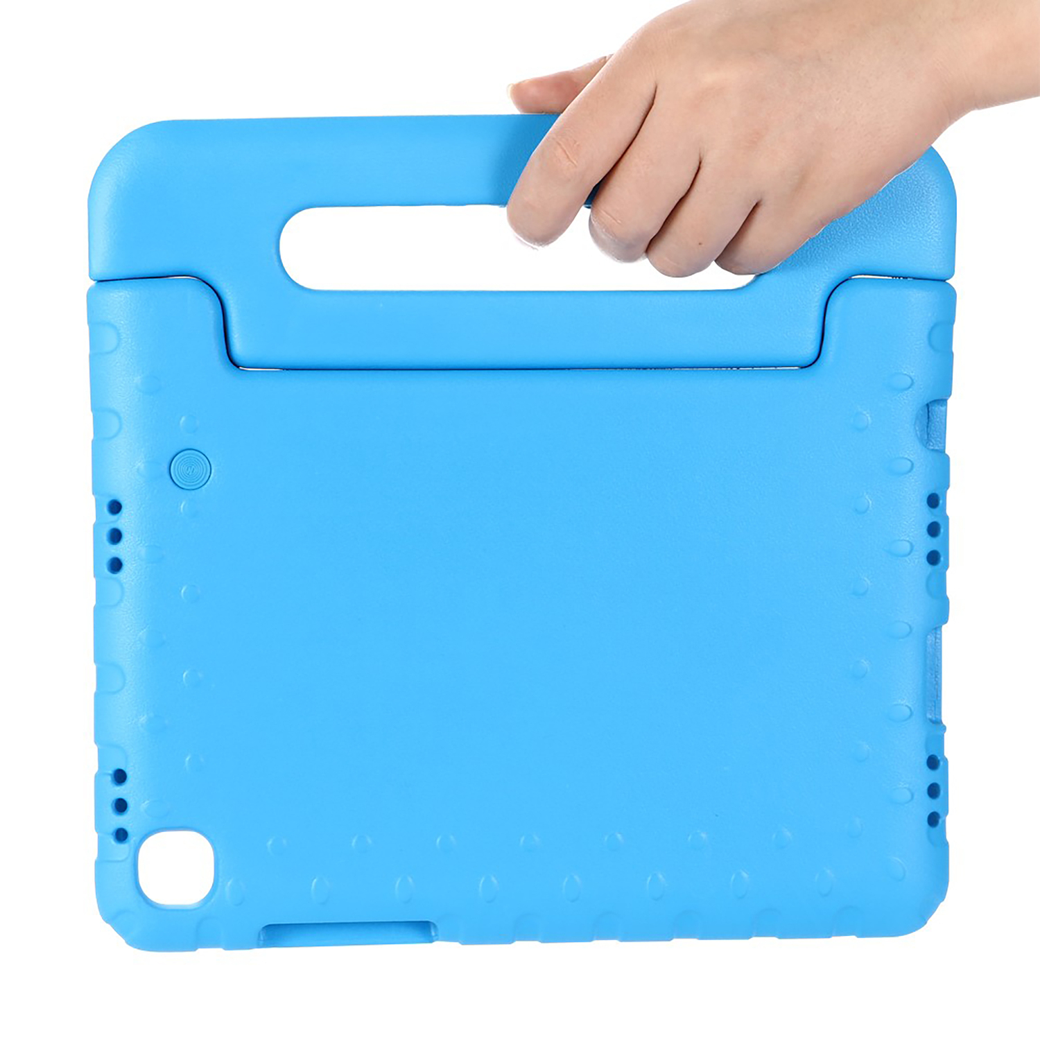 Een hand houdt een lichtblauwe tablethoes vast met een handvat.