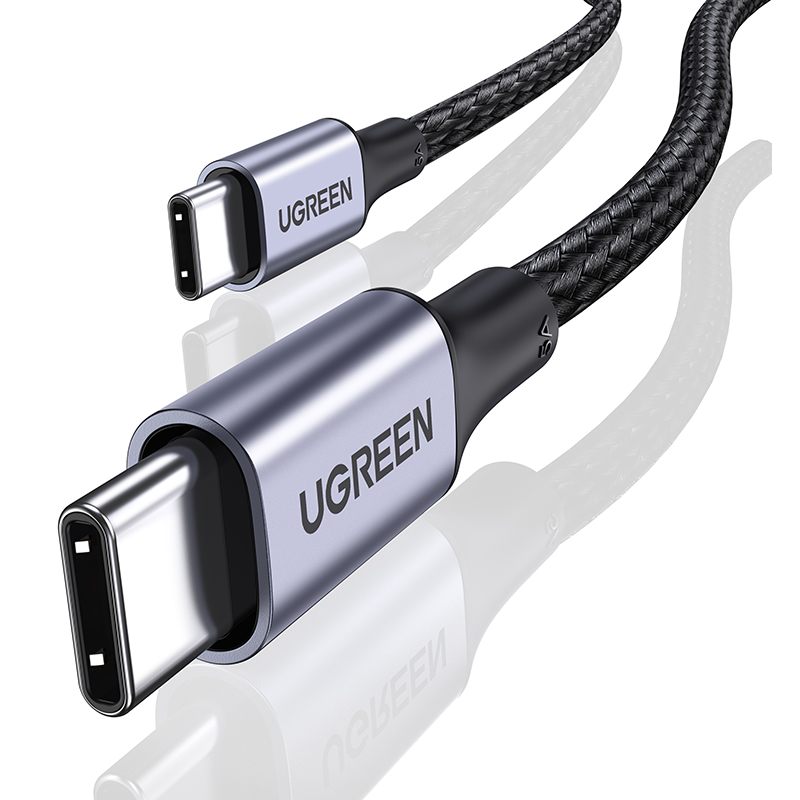 Siyah örgülü iki USB-C kablosu, gümüş UGREEN konektörlü.