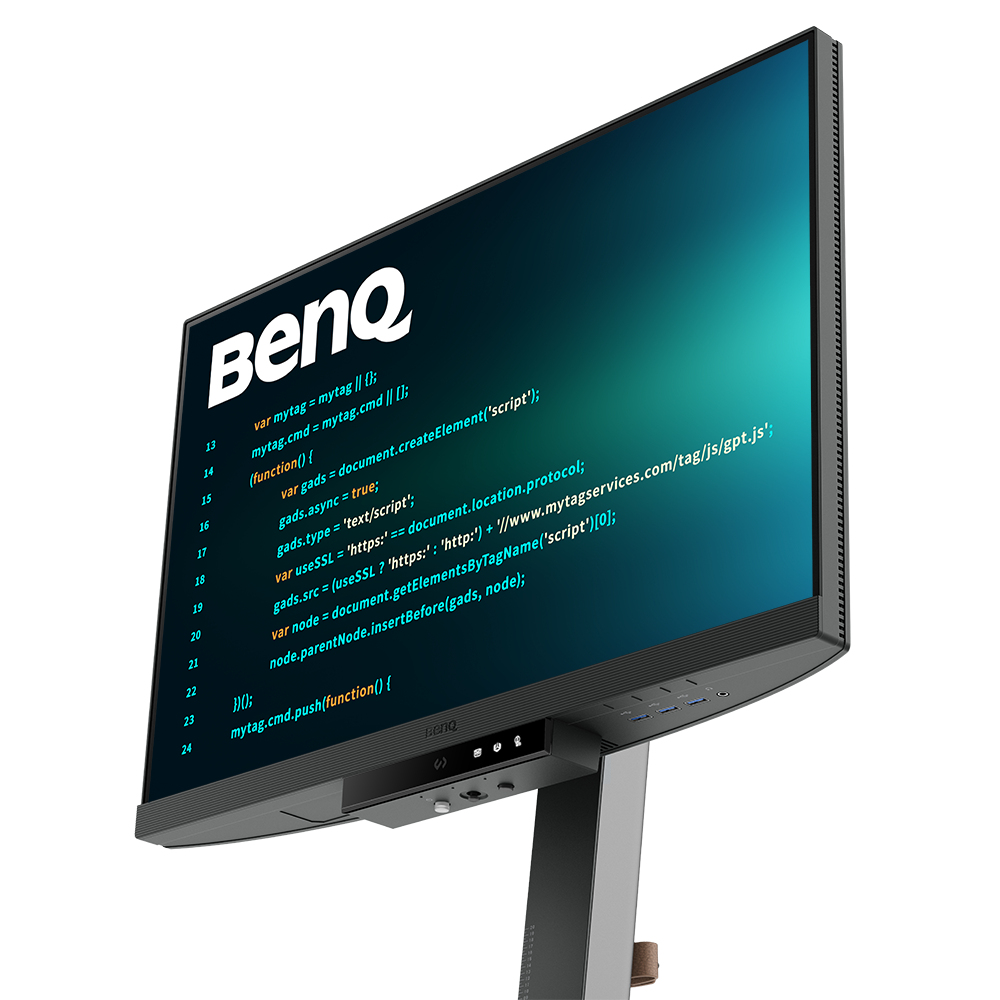 Computermonitor mit Code und BenQ-Logo.