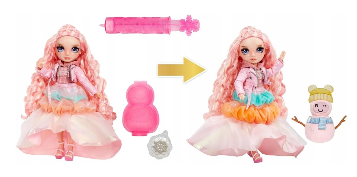 Lalka z różowymi włosami i strojem, z akcesoriami, bałwanem i opakowaniem.