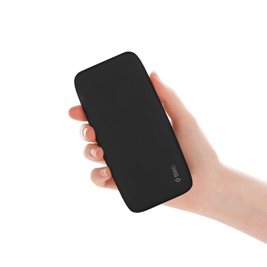 El, siyah bir akıllı telefon tutuyor. Telefonun basit bir tasarımı var ve marka adı görünmüyor.