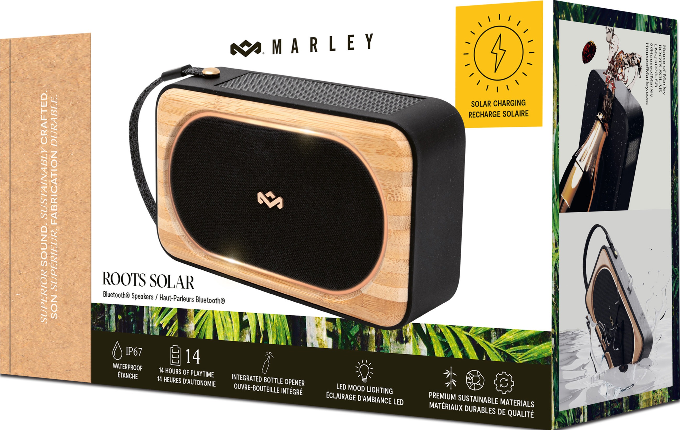 Un haut-parleur Marley Roots Solar dans sa boîte. C'est un haut-parleur rectangulaire avec une finition en bois.
