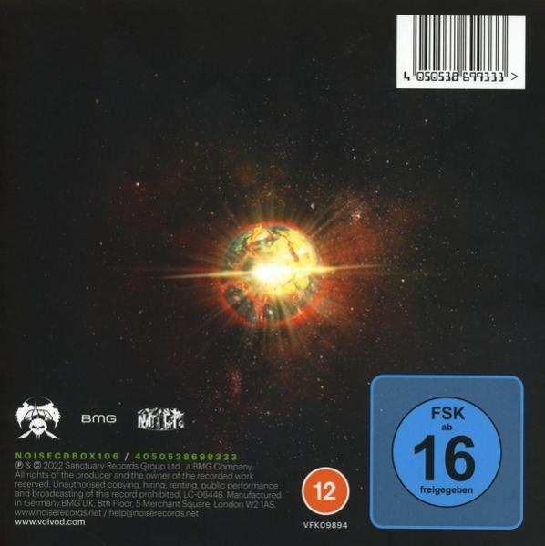 Ein CD-Cover mit einem hellen, orangefarbenen Globus, der in einem dunklen Weltraum mit Sternen explodiert.
