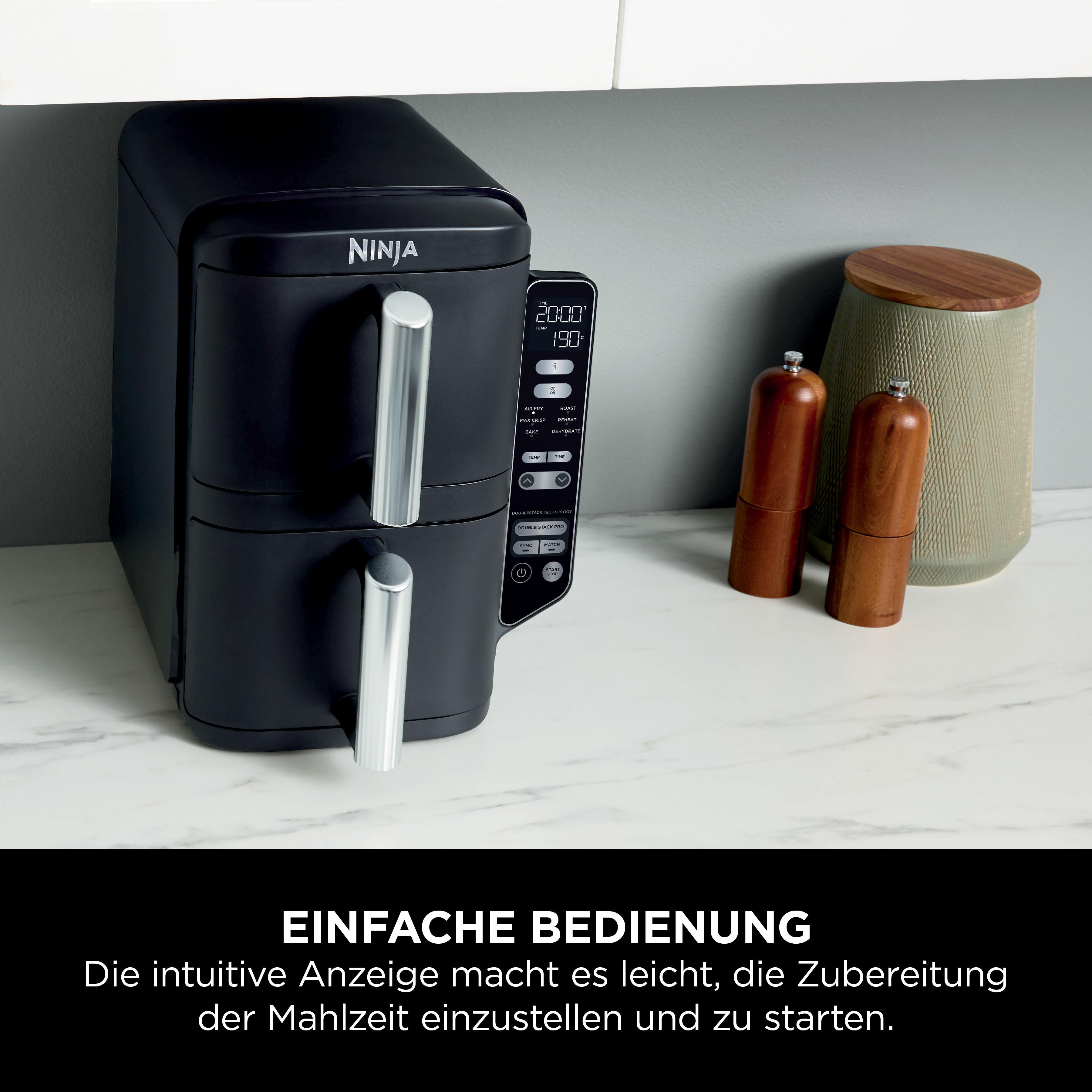 Schwarze Ninja-Heißluftfritteuse auf einer Theke, mit Text: Einfache Bedienung.