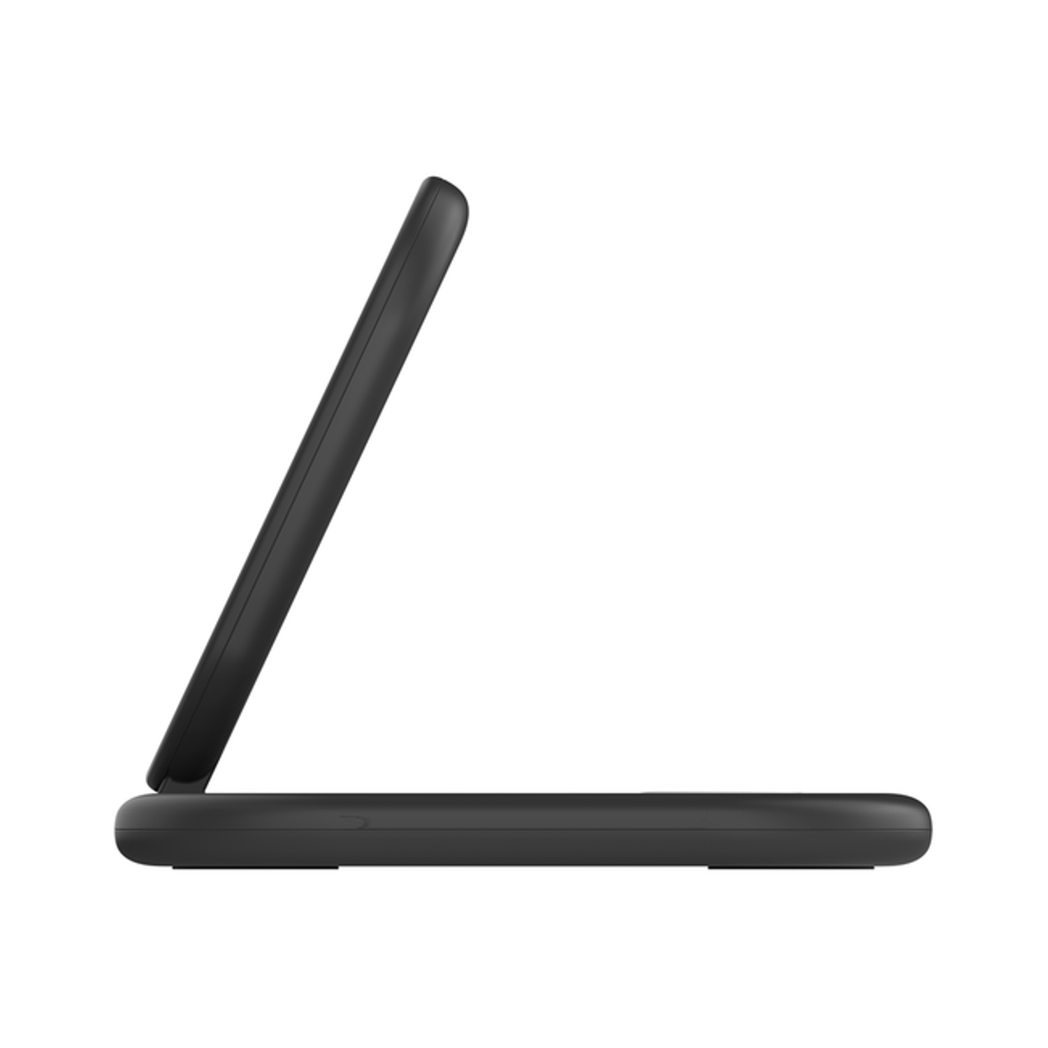 Caricatore wireless nero in posizione angolata, che mostra il suo design sottile. Sfondo bianco.