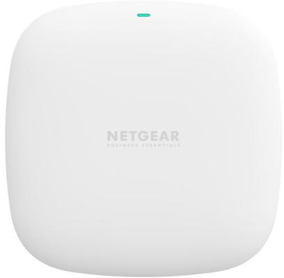 Ein weißes, abgerundetes, quadratisches Netzwerkgerät mit dem Wort 'NETGEAR'.