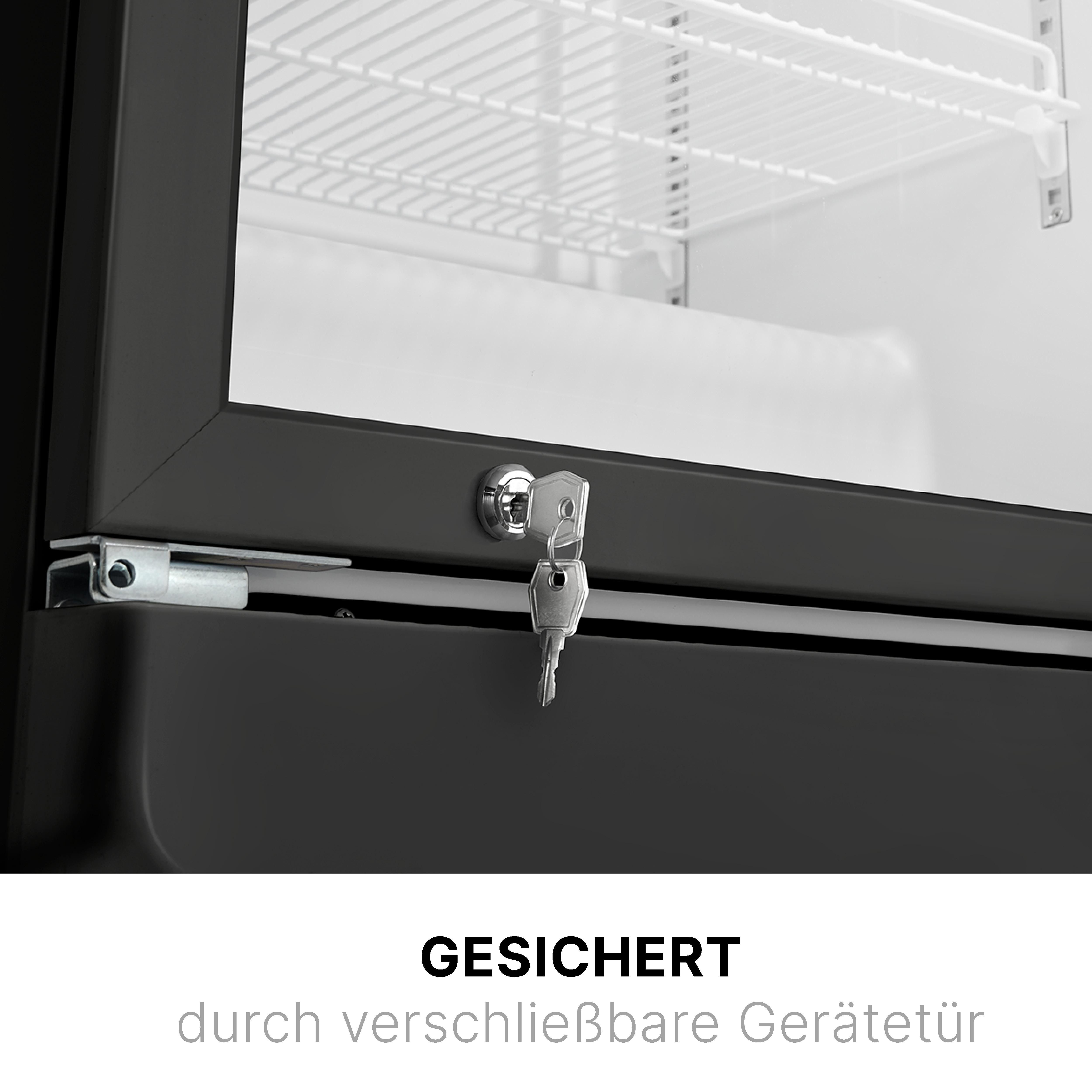 Eine verschlossene Kühlschranktür mit Schlüsseln. Die Tür ist schwarz mit Glas. Weiße Regale innen.