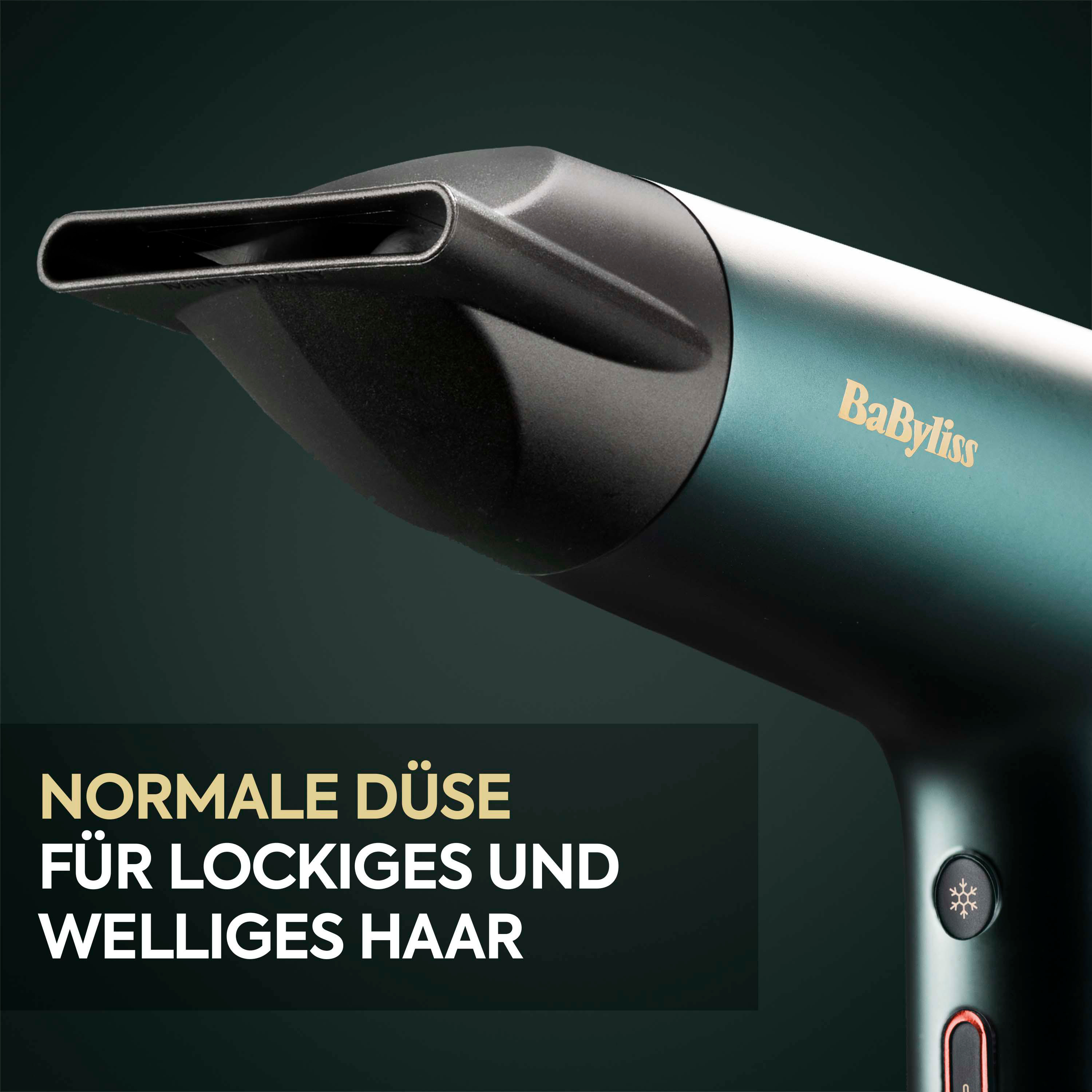 Haartrockner mit Düse. Text sagt: "Normale Düse für lockiges und welliges Haar".