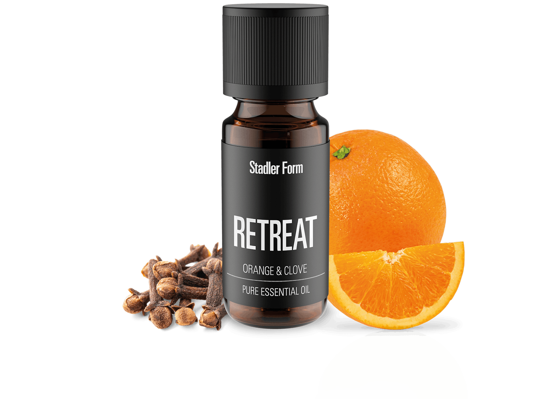 Eine Flasche ätherisches Öl mit Nelken und Orangenscheiben. Auf dem Etikett steht 'Retreat Orange & Clove'.