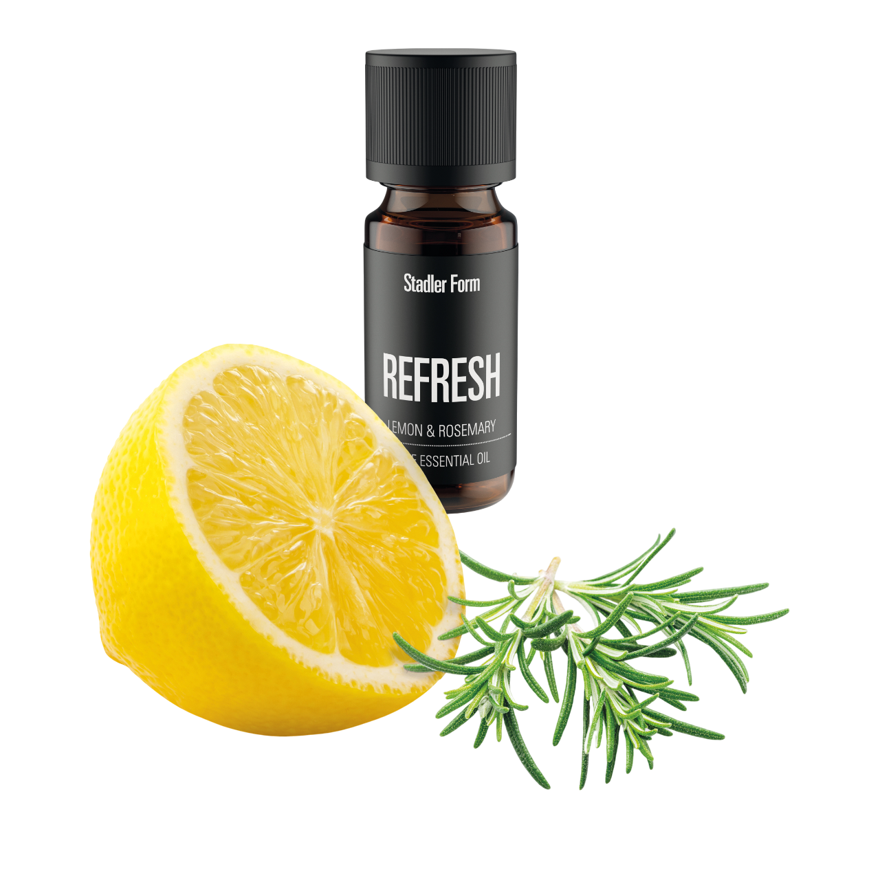 Zitronenhälfte, Rosmarinzweig und ätherische Ölflasche mit der Aufschrift 'Refresh' auf schwarzem Grund.