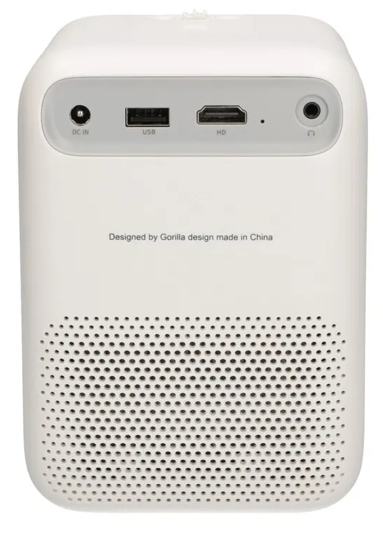 Tył białego projektora z portami DC, USB, HDMI i słuchawek. Tekst: Designed by Gorilla design.