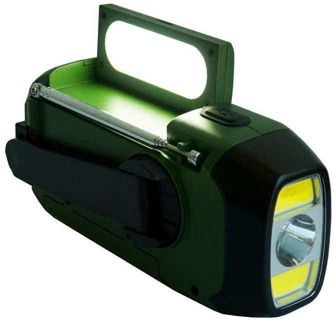 Zielona latarka z uchwytem, anteną radiową i światłem jest pokazana na białym tle.