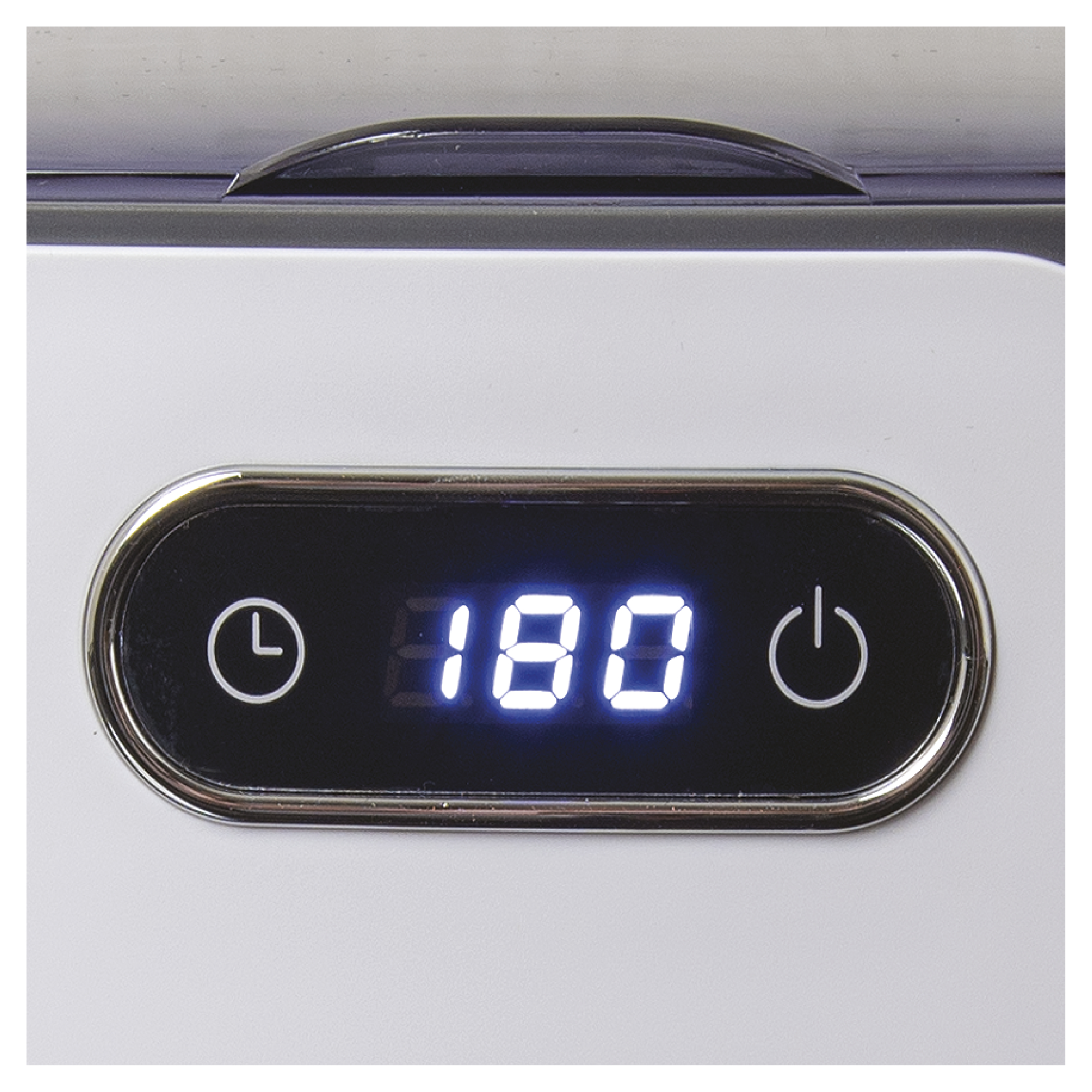 Nahaufnahme eines Digitaldisplays mit der Zahl '180' und einem Timer-Symbol.