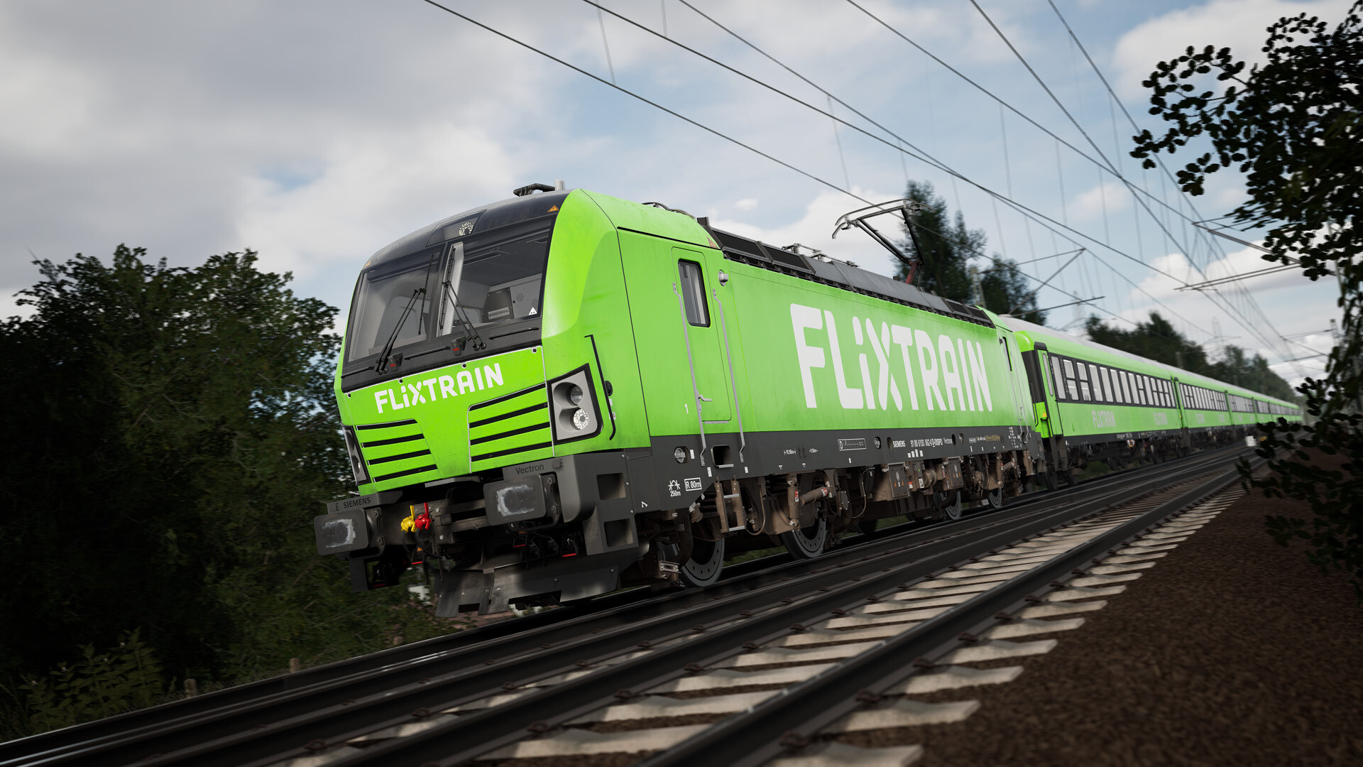 Treno FLIXTRAIN verde sui binari.