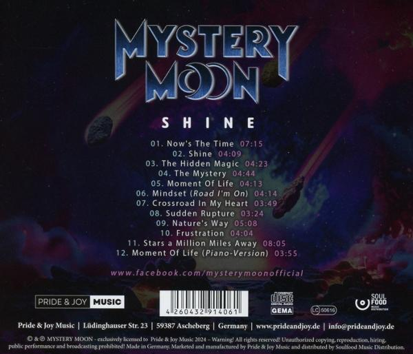 CD-Cover mit Text auf sternenklarem Hintergrund. Der Text lautet 'Mystery Moon Shine'.