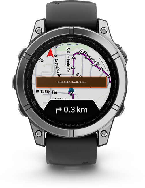 Egy okosóra térképet mutat útvonallal, újraszámítással, 0,3 km.