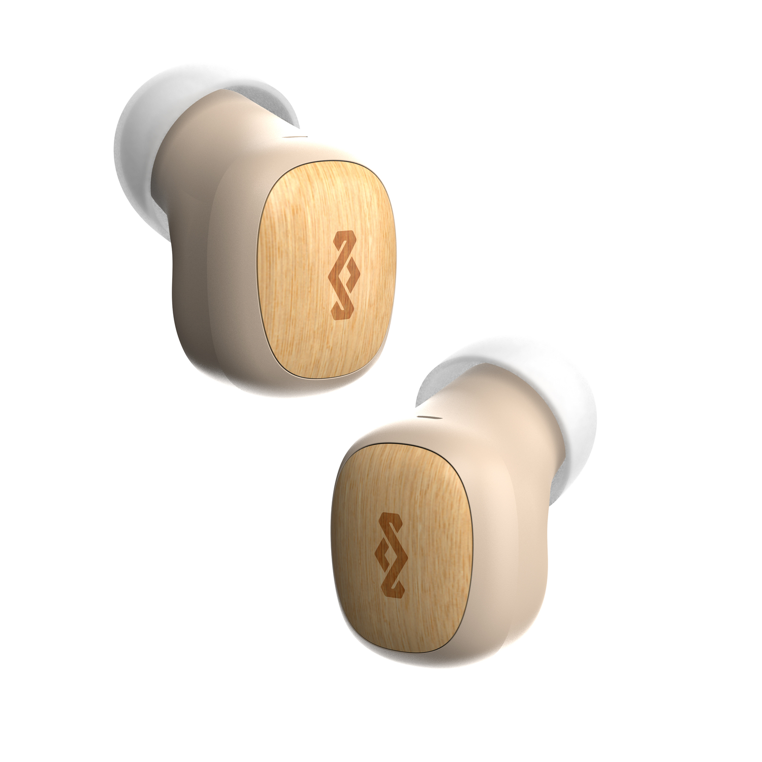Deux écouteurs sans fil beiges avec détails en bois et un logo, sur fond blanc.
