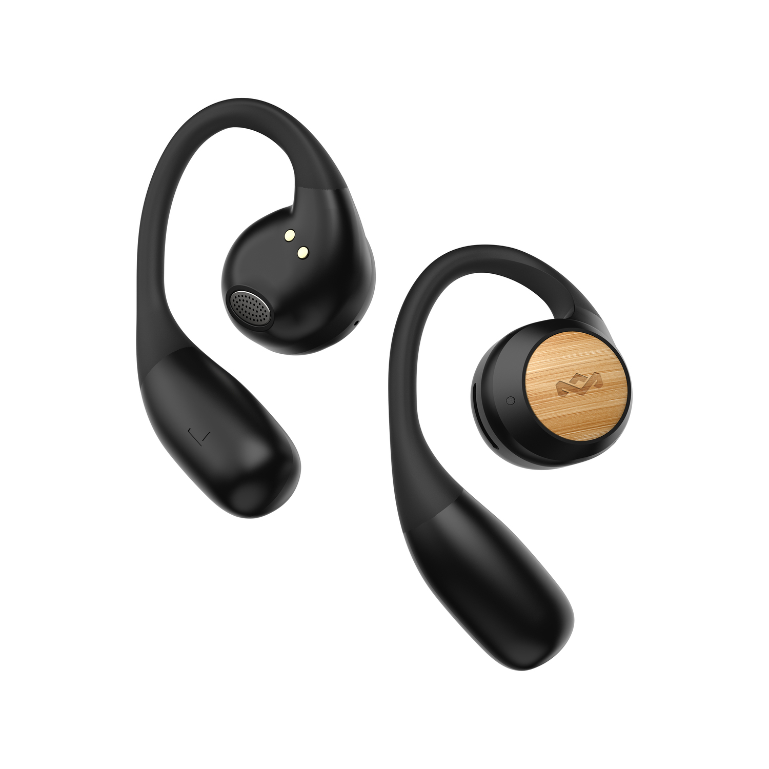 Deux écouteurs noirs à crochet d'oreille. Les écouteurs ont un accent de grain de bois. Le fond est blanc.