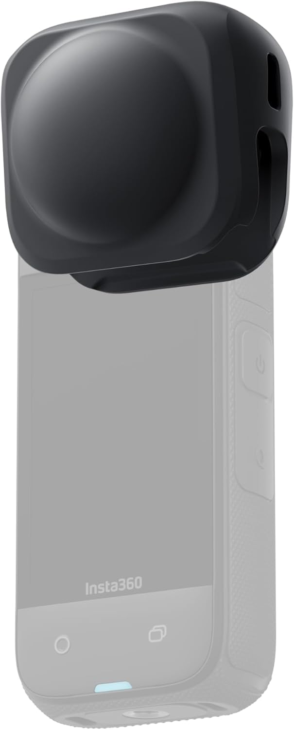 Accesorio de cámara negro y redondeado conectado a una cámara Insta360.