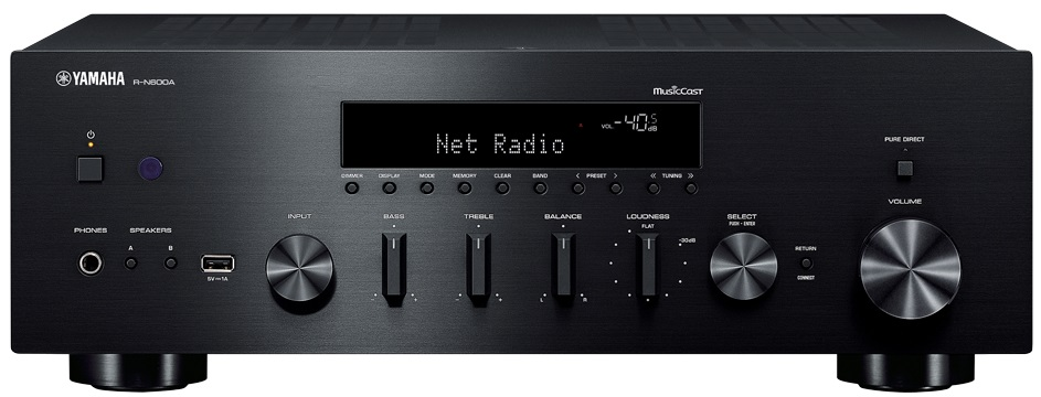 Czarny amplituner stereo Yamaha z różnymi pokrętłami, przyciskami i wyświetlaczem z napisem 'Net Radio'.