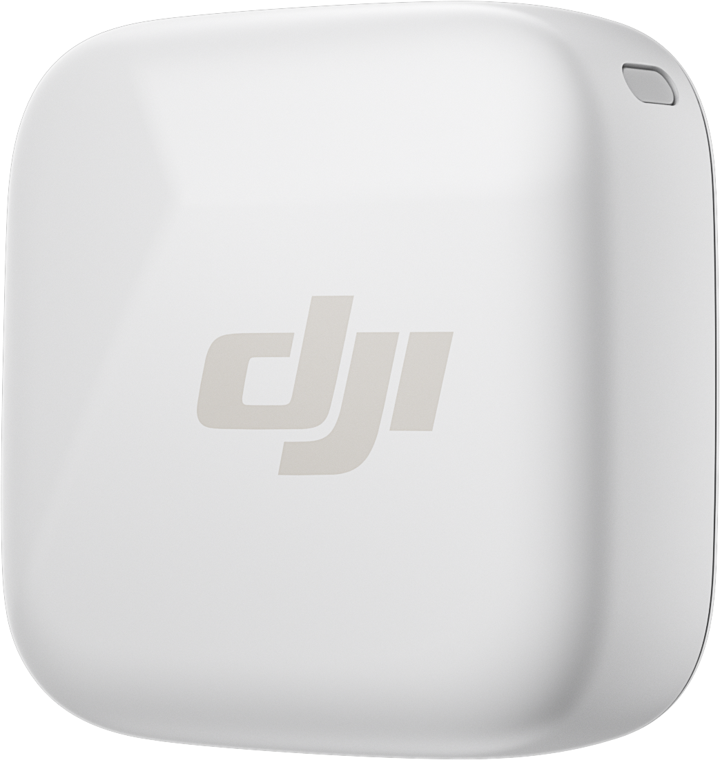 Appareil carré arrondi blanc avec le logo DJI sur le devant. Il a une petite boucle.