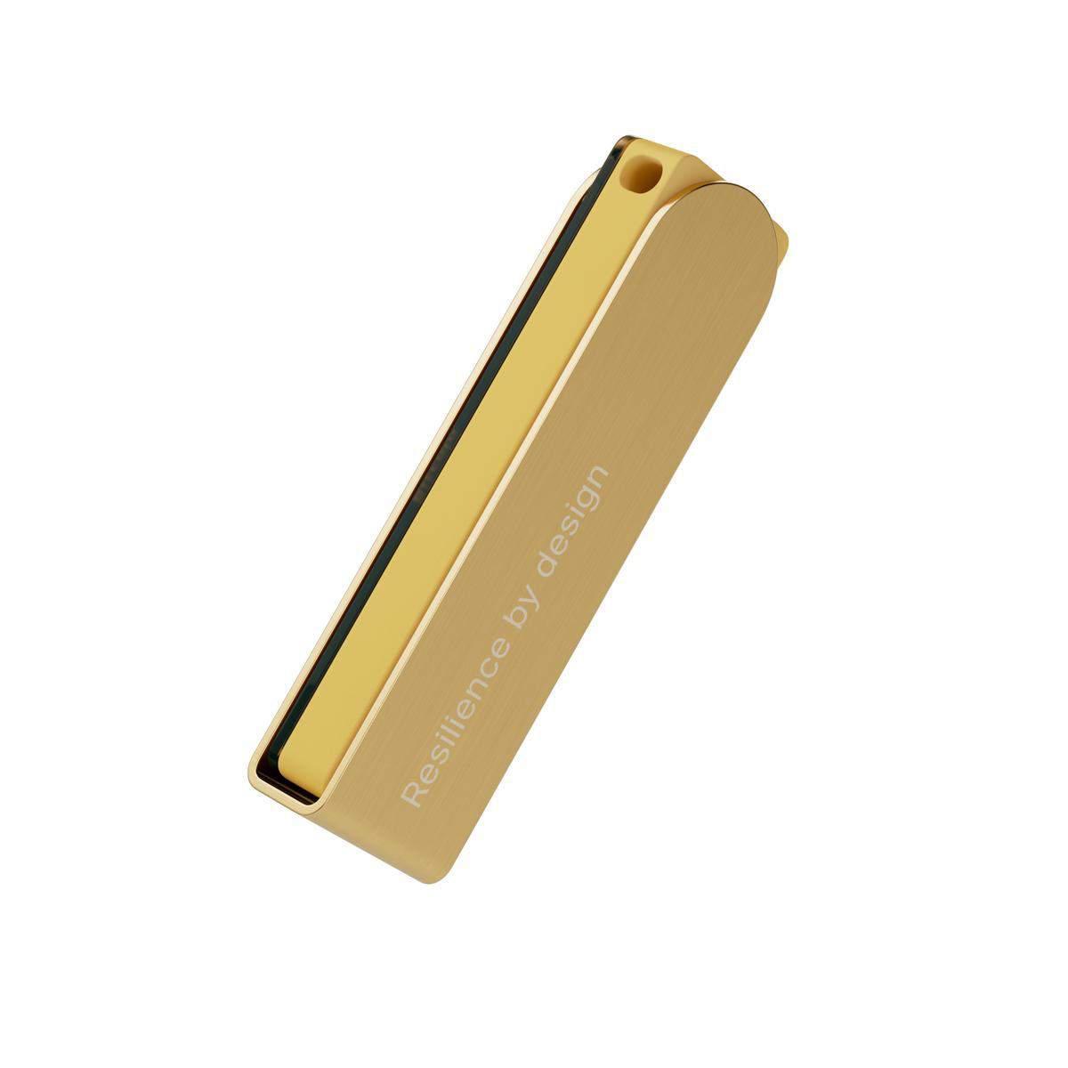 Goldfarbener USB-Stick mit dem Text 'Resilience by design'.