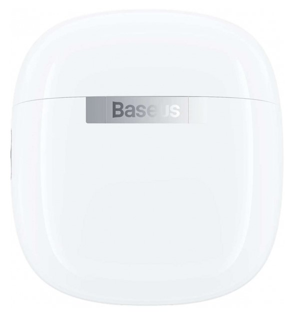 Baseus logosu olan beyaz bir şarj kutusu.