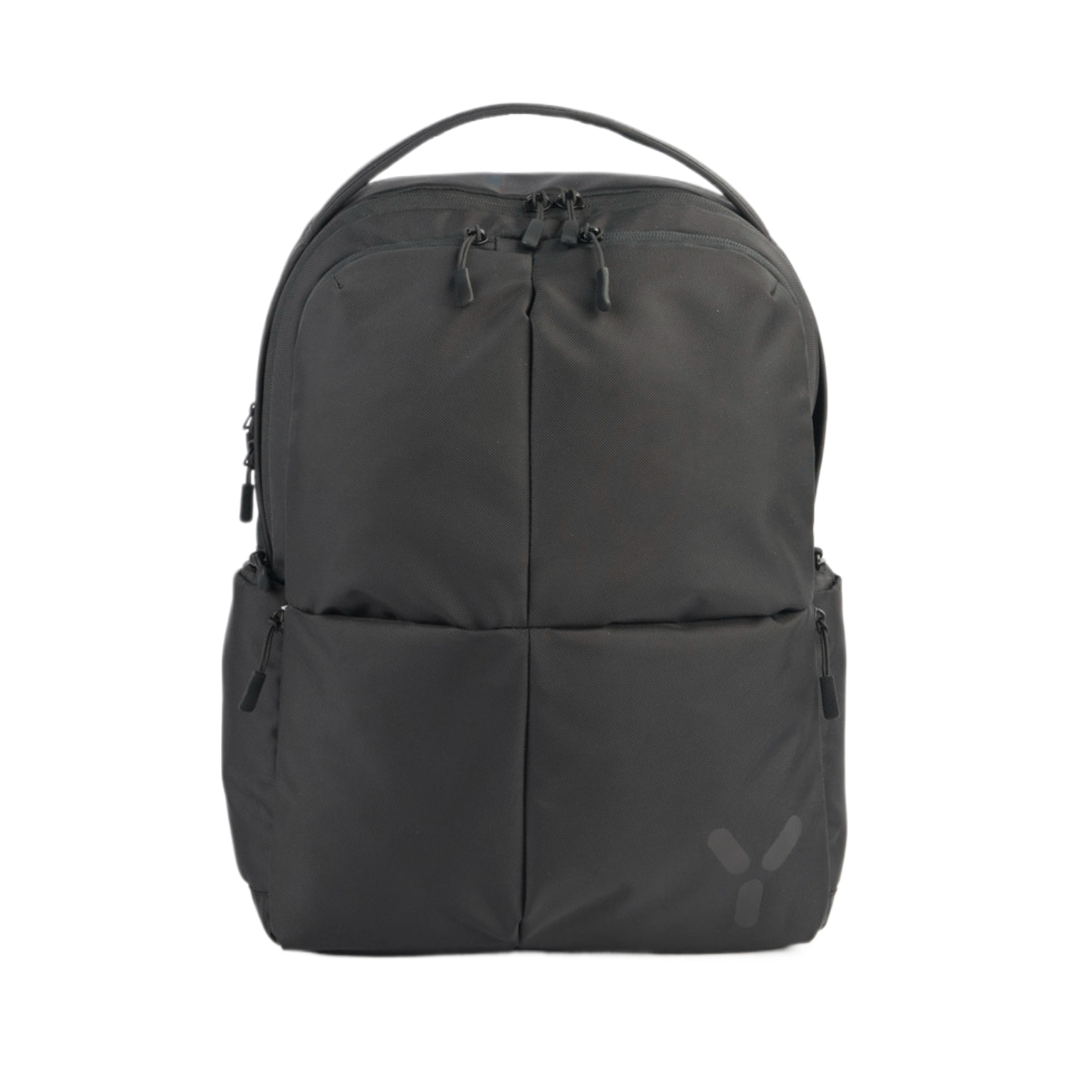 Sac à dos noir avec plusieurs compartiments et fermetures éclair. Le sac à dos a une poignée.