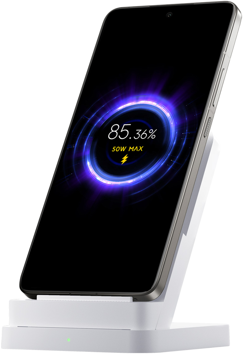 Vezeték nélküli töltő telefonnal, töltőképernyő látható, 85,36%, 50W max, fehér alap.