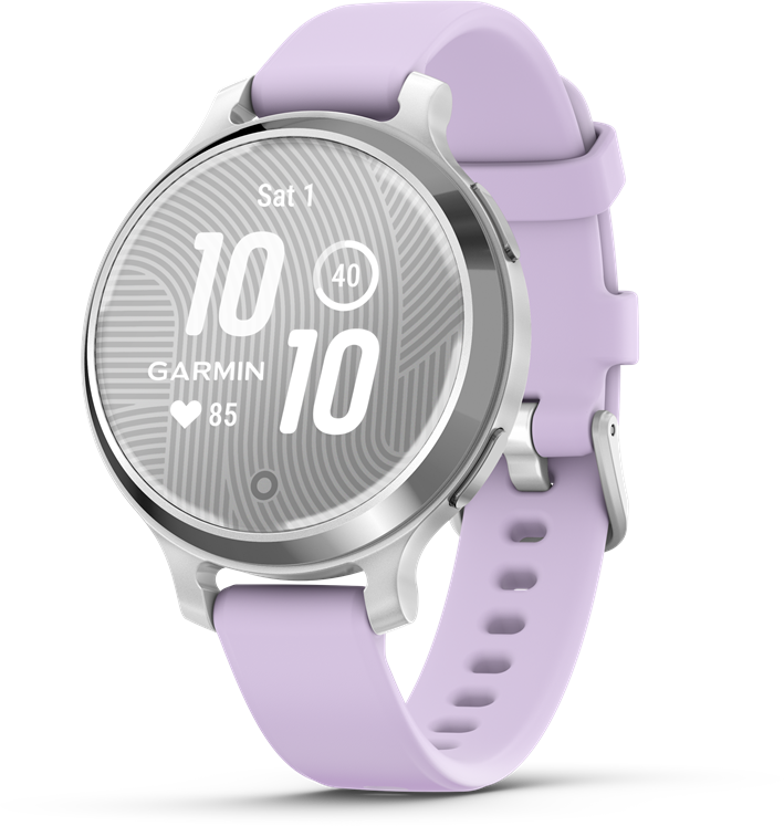 Egy Garmin óra levendula szíjjal. Az óra az időt és a pulzusszámot mutatja. Ezüst keret.