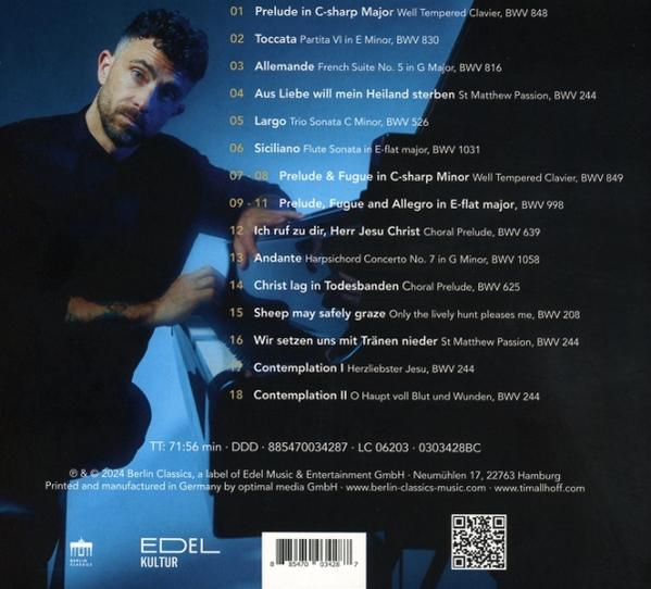 CD-Cover mit Titelliste und einem Mann am Klavier. Text auf Englisch und Deutsch.